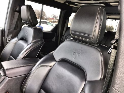 Used 2025 Ford Bronco Badlands image 11