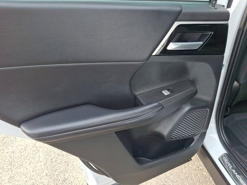 Used 2023 Mitsubishi Outlander SE AWD/4WD image 19