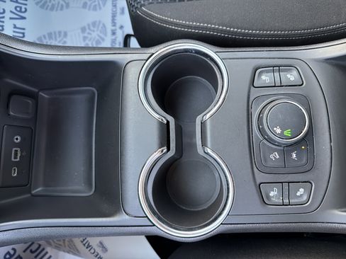 Certified 2022 GMC Terrain SLE w/ Driver Convenience Package image 19