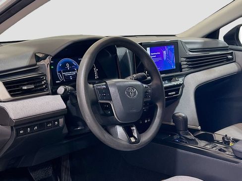 Used 2025 Toyota Camry LE w/ Convenience Package FWD image 7