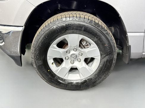 Used 2019 RAM 1500 Big Horn AWD/4WD image 38