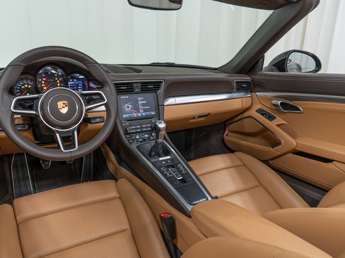 Used 2019 Porsche 911 Carrera image 19
