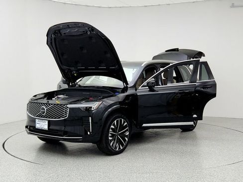 New 2026 Volvo XC90 B5 Plus image 9