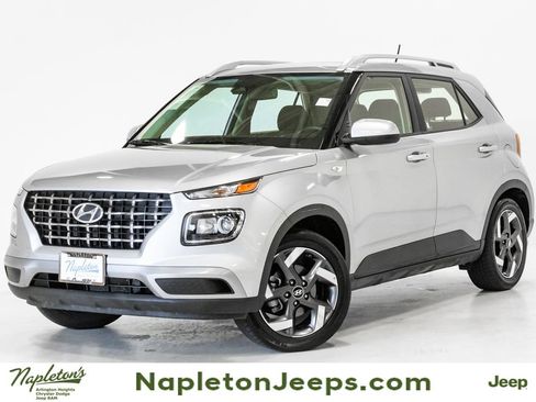 Used 2025 Hyundai Venue SEL FWD image 1