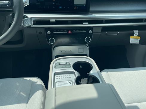 New 2026 Hyundai Ioniq 9 SE image 12