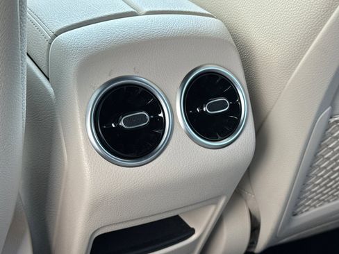 Certified 2025 Mercedes-Benz GLA 250 image 16