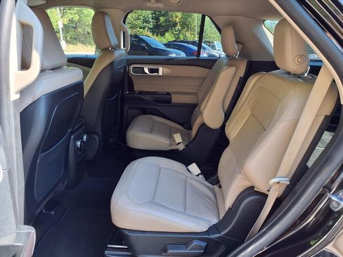 Used 2020 Ford Explorer XLT w/ Equipment Group 202A image 11