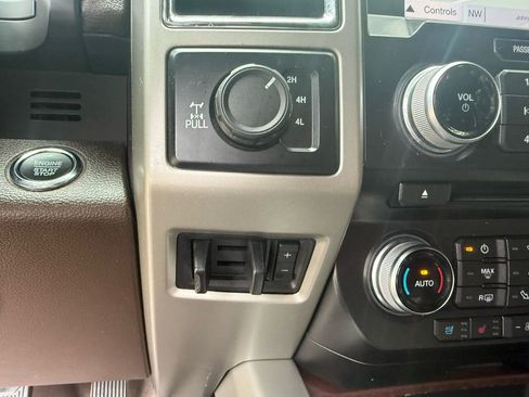 Used 2017 Ford F250 King Ranch w/ King Ranch Ultimate Package AWD/4WD image 29