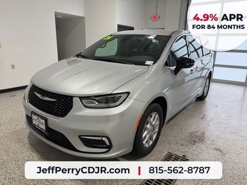 New 2026 Chrysler Pacifica Select FWD image 21
