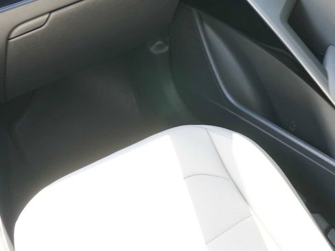 Certified 2024 Kia Niro EX Touring FWD image 22