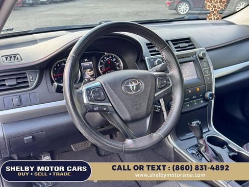 Used 2016 Toyota Camry SE image 9