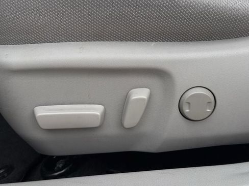 Used 2013 Toyota Camry LE FWD image 23