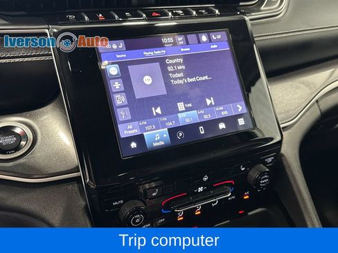 Used 2023 Jeep Grand Cherokee Laredo w/ Luxury Tech Group I AWD/4WD image 21