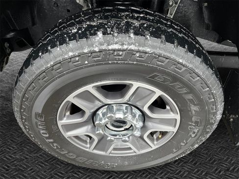 Used 2023 Ford F350 Lariat w/ Tow Technology Package image 11