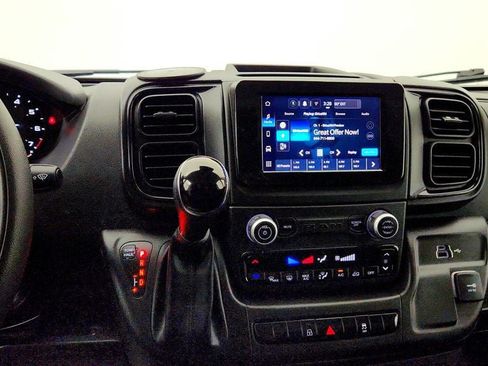 Used 2025 RAM ProMaster 2500 w/ Convenience Group FWD image 16