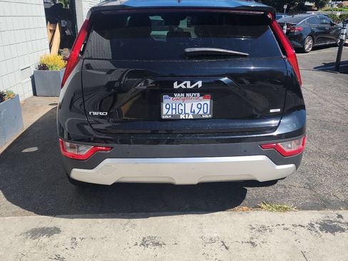 Used 2023 Kia Niro EX FWD image 6