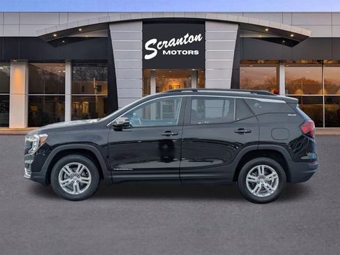 Used 2023 GMC Terrain SLE w/ Driver Convenience Package image 2