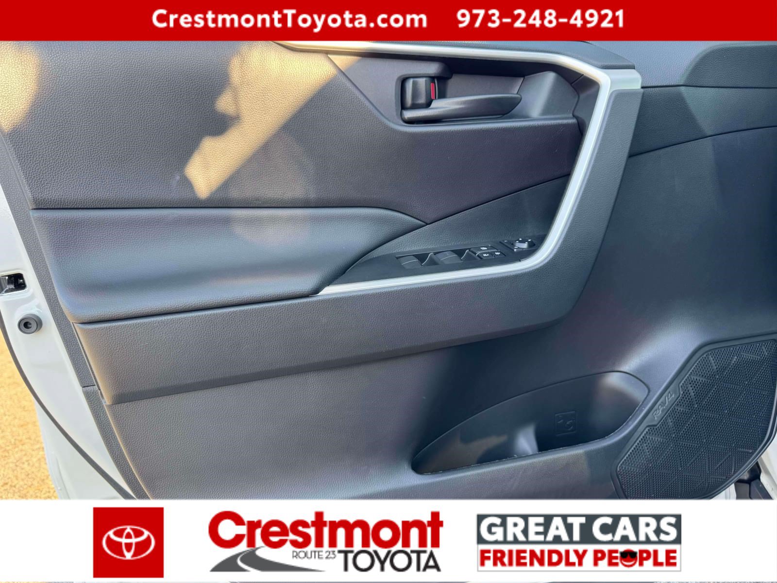 Used 2024 Toyota RAV4 LE AWD/4WD image 12
