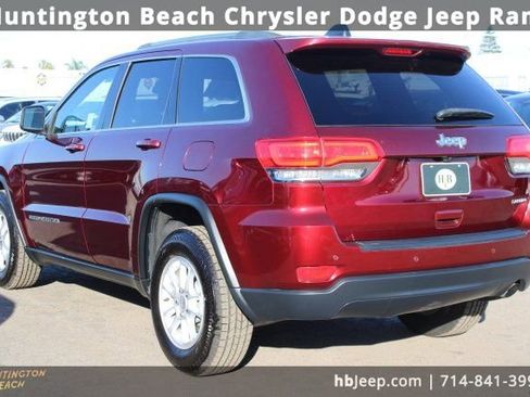 Used 2018 Jeep Grand Cherokee Laredo image 3