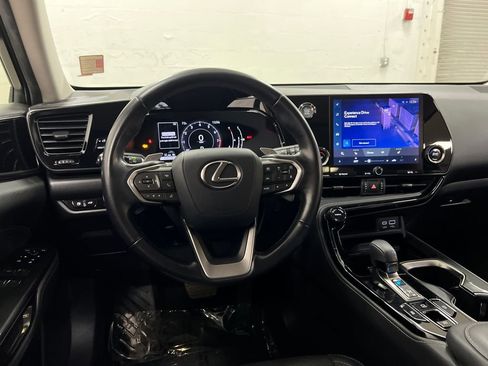 Used 2022 Lexus NX 250 FWD w/ Towing Package (2000 Lbs) image 16