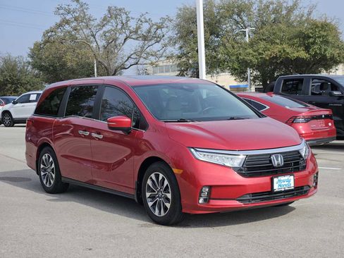 Used 2023 Honda Odyssey EX-L image 3