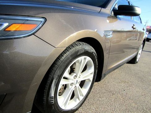 Used 2016 Ford Taurus SE image 15