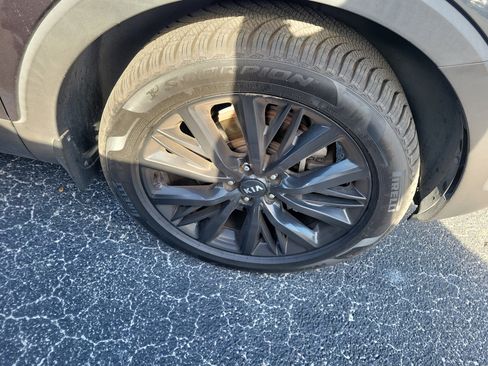 Used 2020 Kia Telluride SX w/ Towing Package FWD image 8