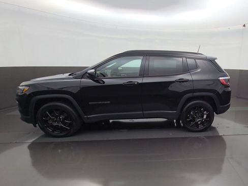 Used 2026 Jeep Compass Latitude w/ Quick Order Package 29K AWD/4WD image 5