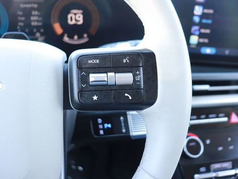 Used 2025 Hyundai Santa Fe SEL image 22