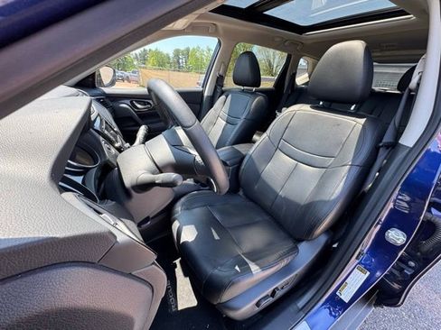 Used 2020 Nissan Rogue SL w/ Premium Package AWD/4WD image 8
