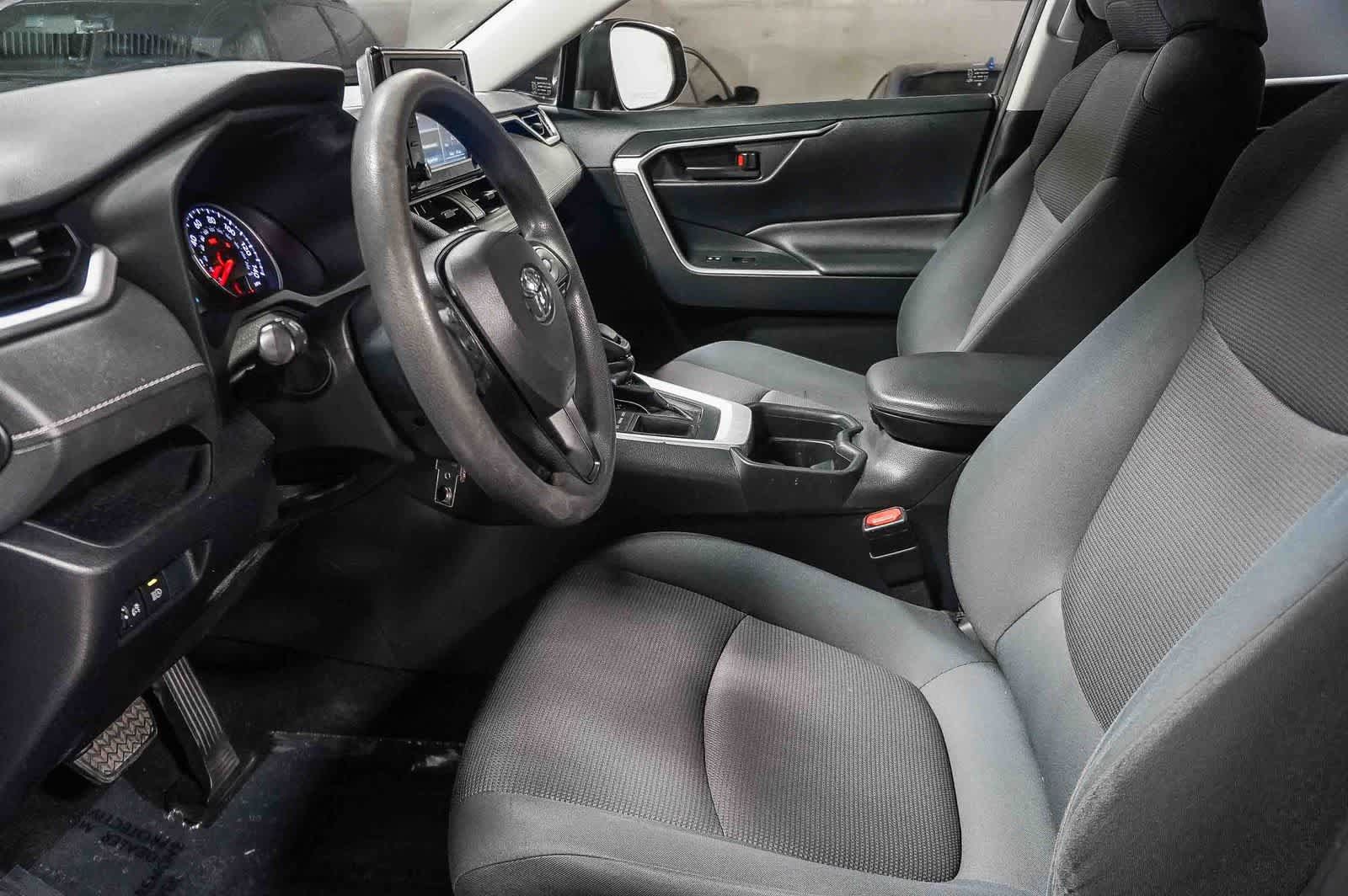 Certified 2019 Toyota RAV4 LE w/ Carpet Mat Package FWD image 20