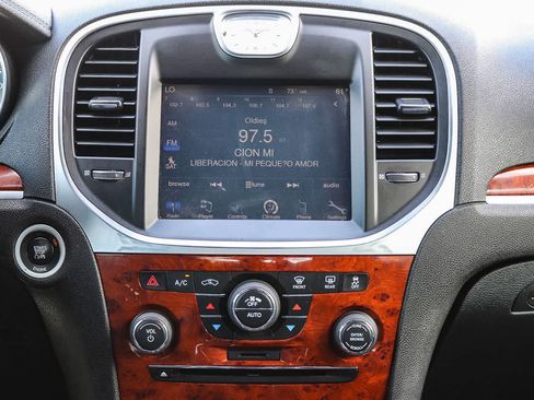 Used 2014 Chrysler 300 RWD image 13