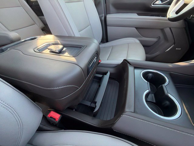 Used 2024 GMC Yukon XL SLT w/ SLT Premium Package AWD/4WD image 40