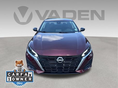 Used 2025 Nissan Altima 2.5 SV FWD image 2
