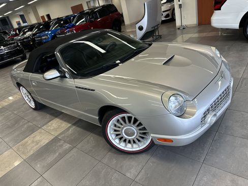 Used 2004 Ford Thunderbird Deluxe image 12