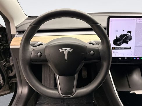 Used 2019 Tesla Model 3 Standard Range Plus image 12