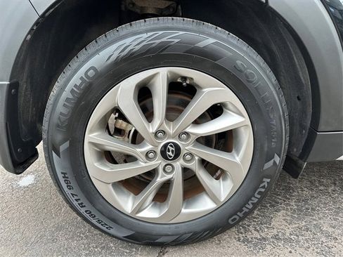 Used 2017 Hyundai Tucson SE image 16