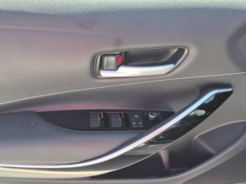 Used 2021 Toyota Corolla XSE FWD image 11