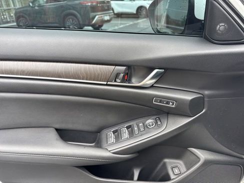 Used 2021 Honda Accord Touring image 15