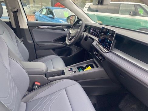 New 2026 Volkswagen Tiguan SE image 7