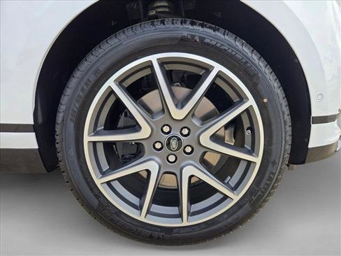 New 2026 Land Rover Range Rover Velar Dynamic SE image 10