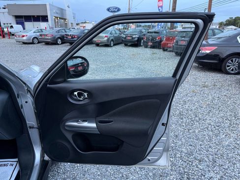 Used 2011 Nissan Juke S image 13