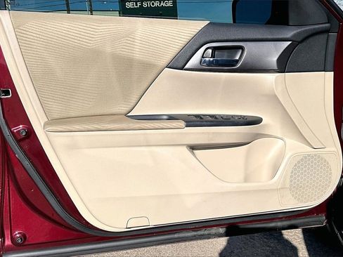 Used 2015 Honda Accord LX image 22