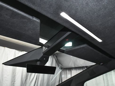 Used 2025 Tesla Cybertruck AWD Crew Cab image 43