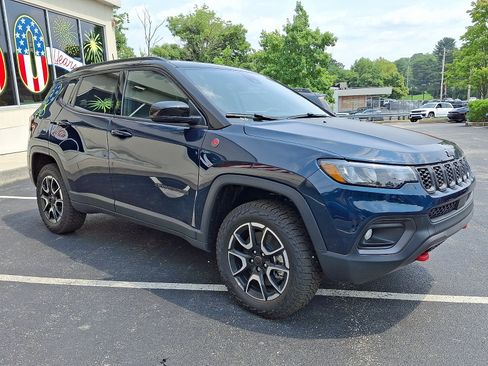 New 2026 Jeep Compass Trailhawk AWD/4WD image 2