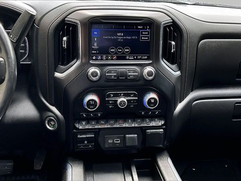Used 2022 GMC Sierra 2500 AT4 w/ AT4 Preferred Package AWD/4WD image 6