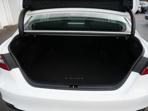 Used 2022 Toyota Camry LE image 29