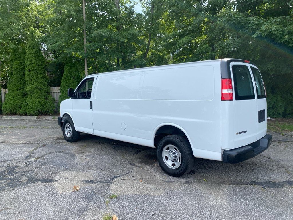 Used 2021 Chevrolet Express 2500 Extended RWD image 3