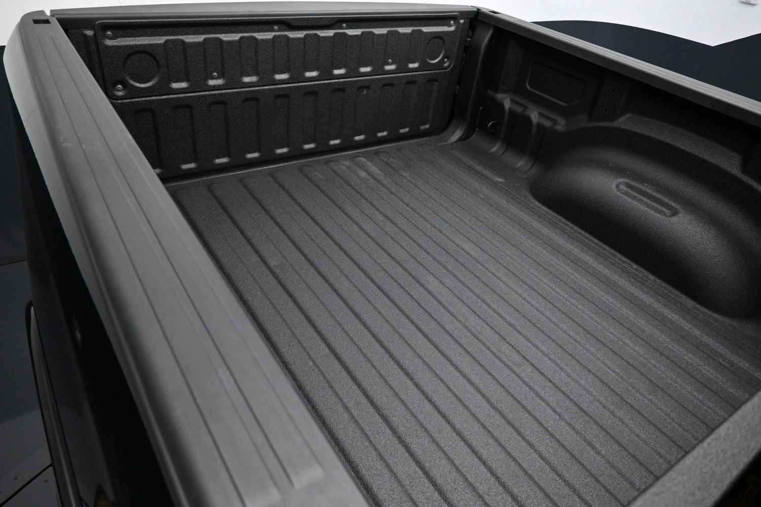 Used 2020 RAM 1500 Laramie w/ Sport Appearance Package AWD/4WD image 23