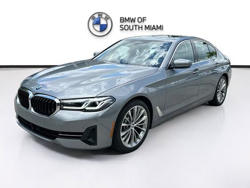 Certified 2023 BMW 530i w/ Premium Package RWD image 3